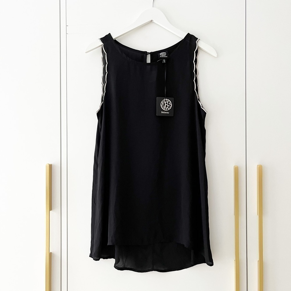 BNWT Bobeau Silky tank with scalloped edge